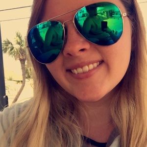 Meet your Posher, Catherine